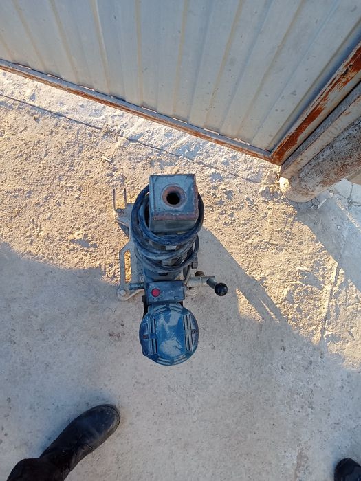 Машина алмазного бурения