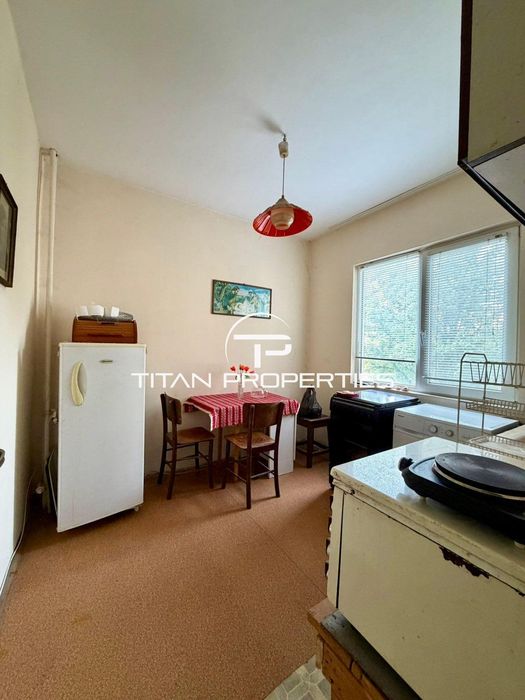 Продава се Тристаен апартамент в Пловдив, Тракия - 58 кв.м за 1740 €/кв.м - Снимка #1