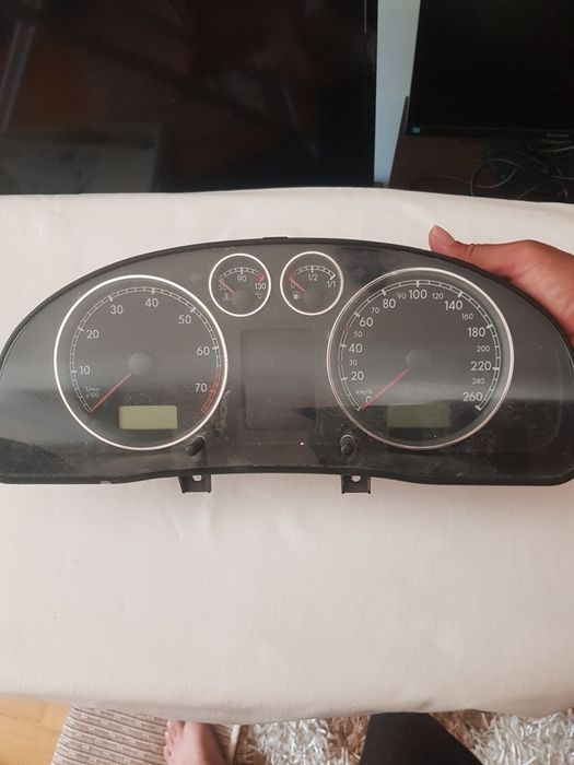 Ceasuri bord vw passat 2.0 1.8 1.6 benzina