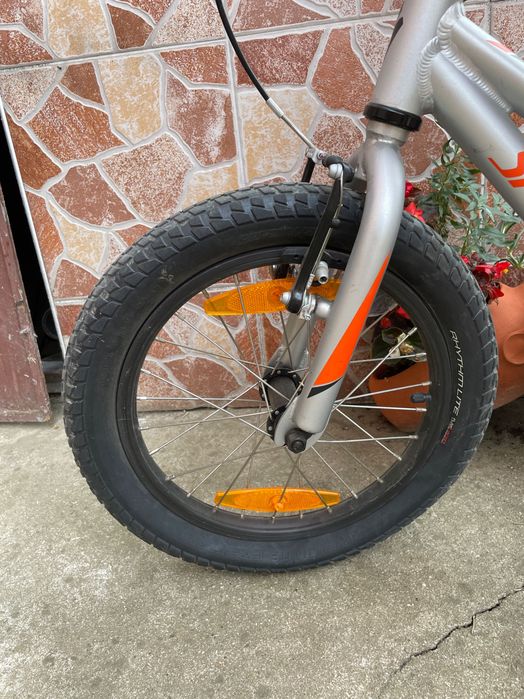 Продавам детско колело Specialized плюс тротинетка Micro