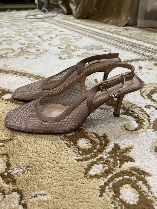 Босоножки Uterqüe