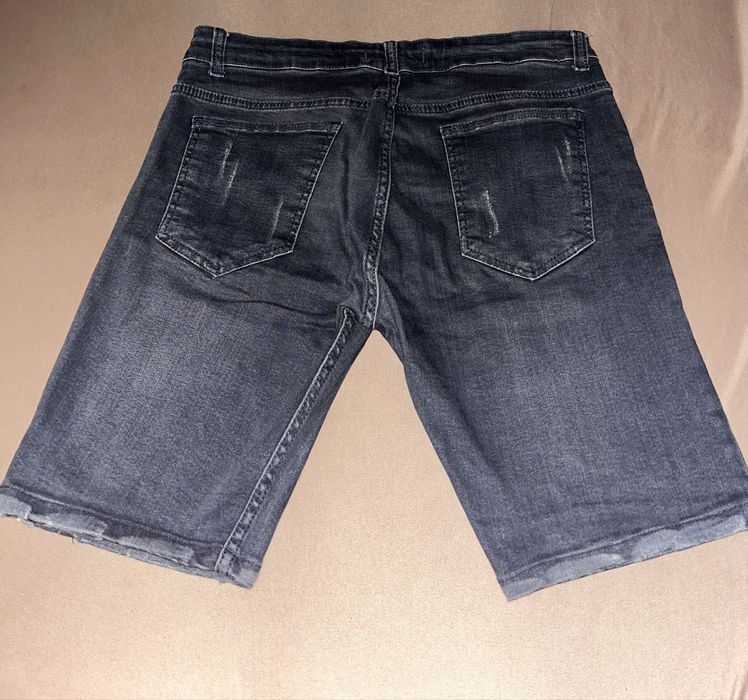 Pantaloni scurti de blugi