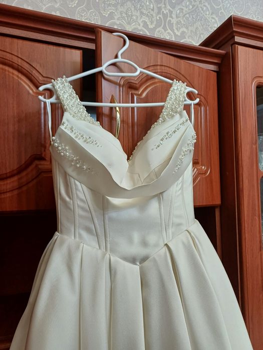 Vând rochie de mireasă