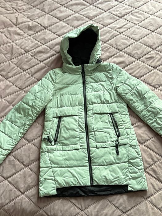 Продам куртки женские