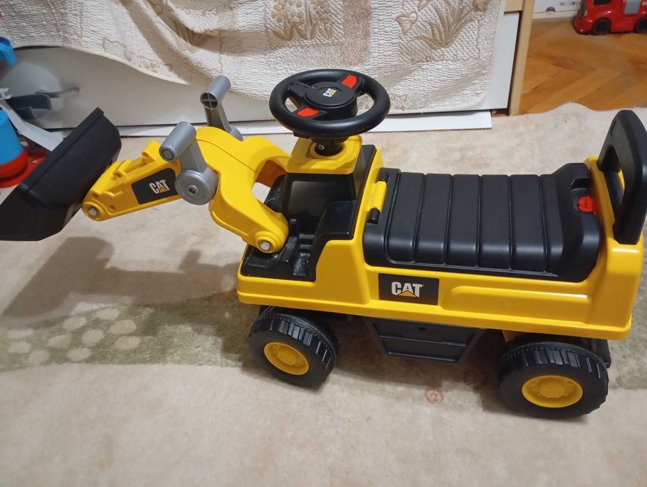 Детски багер за каране с багажник