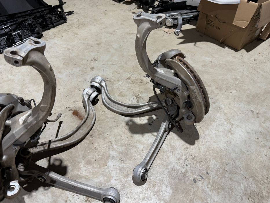 Fuzeta completa fata dreapta stanga Audi Q5 80A FY