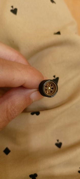 Hot wheels - джанти и гуми 1/64 мащаб