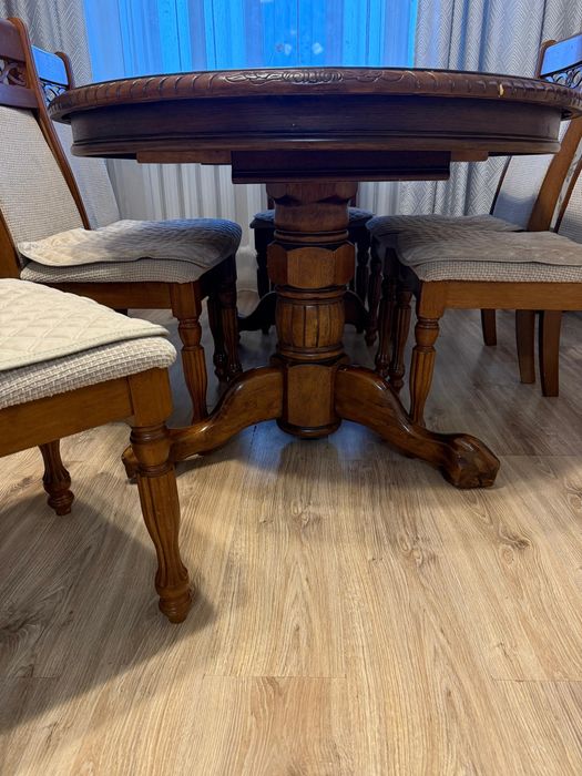 Продается стол с 6 стульями