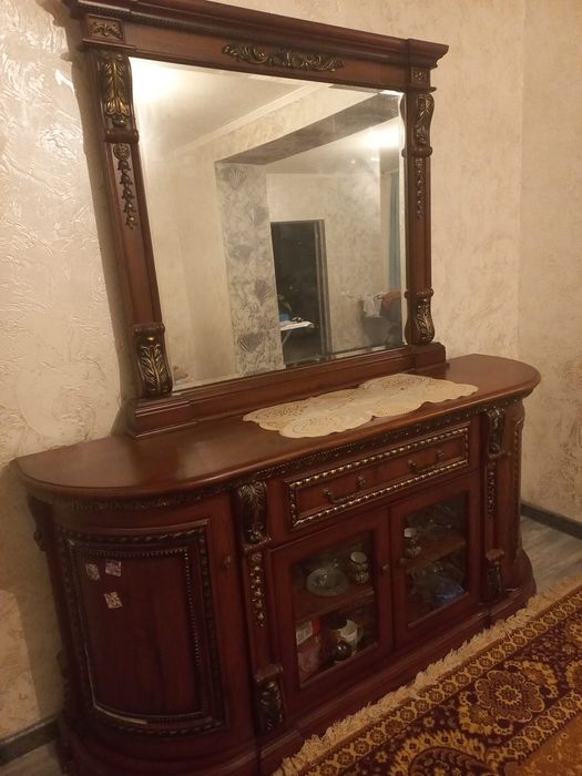 Продам комод-горку