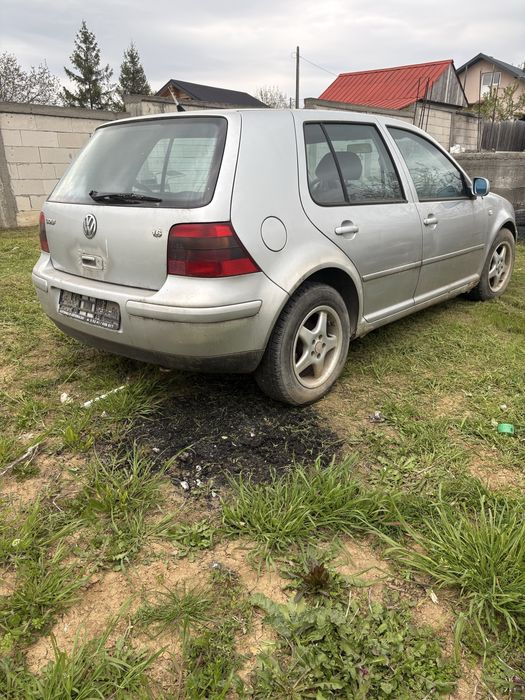 Dezmembrez Vw golf IV /1.6benzina an 2003