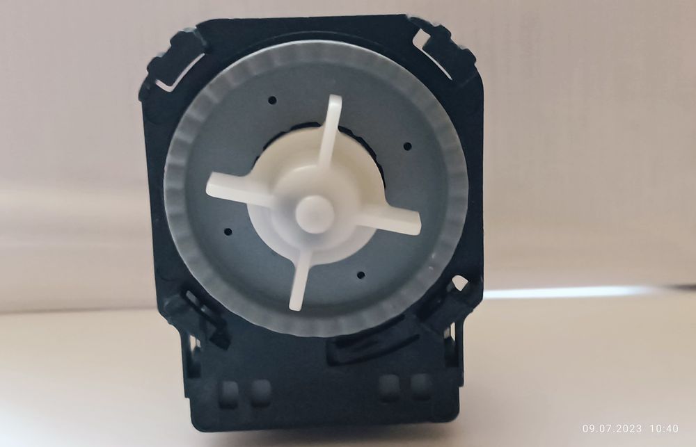 Продам водяной насос помпа для стиральной машины автомат.Оригинал