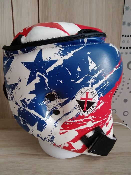 Продам шлем для каратэ и других видов единоборств.