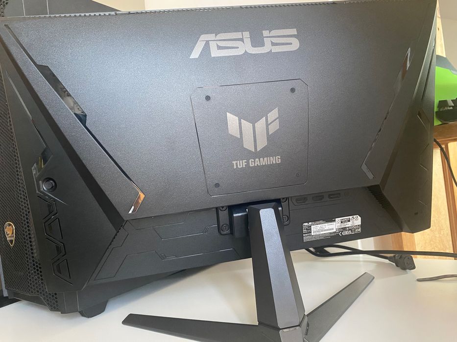 Компютър AM5 + монитор 240(270)HZ