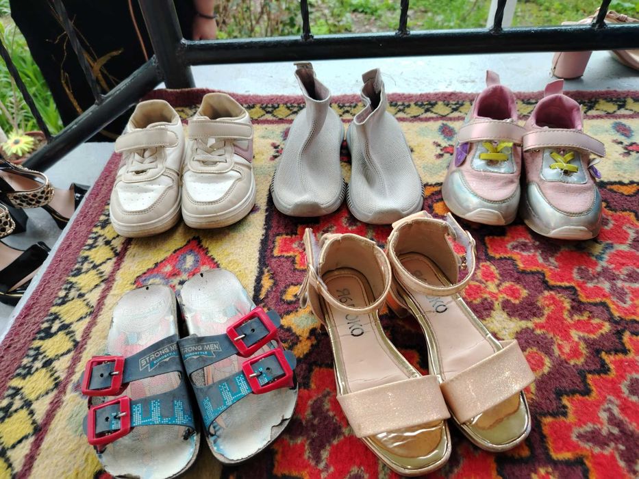 Продаётся женский обувь