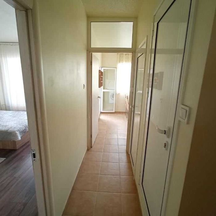 Дава се под наем Едностаен апартамент в София, Център - 44 кв.м за 368.73 € - Снимка #2