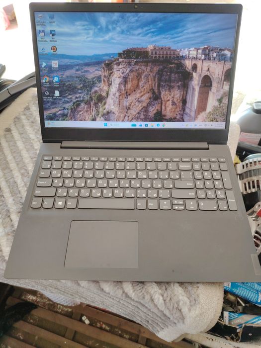 Noutbook lenovo yaxshi holati