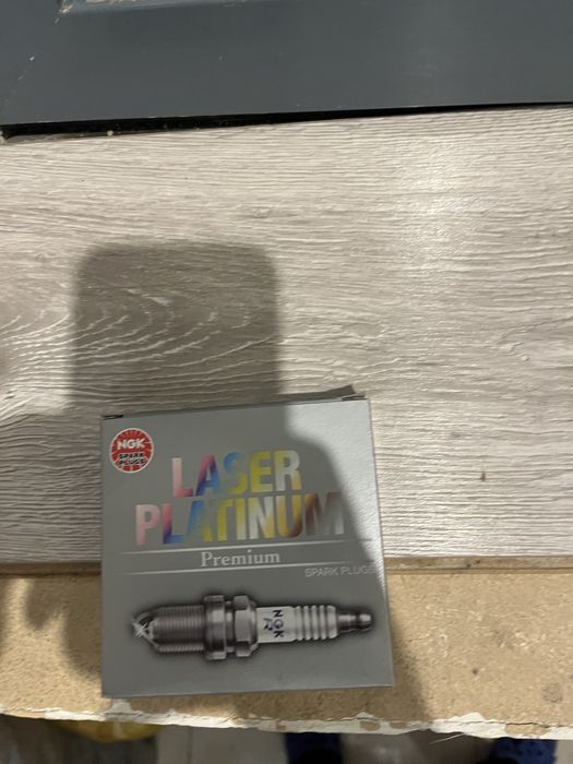 Продам свечи зажигания NGK