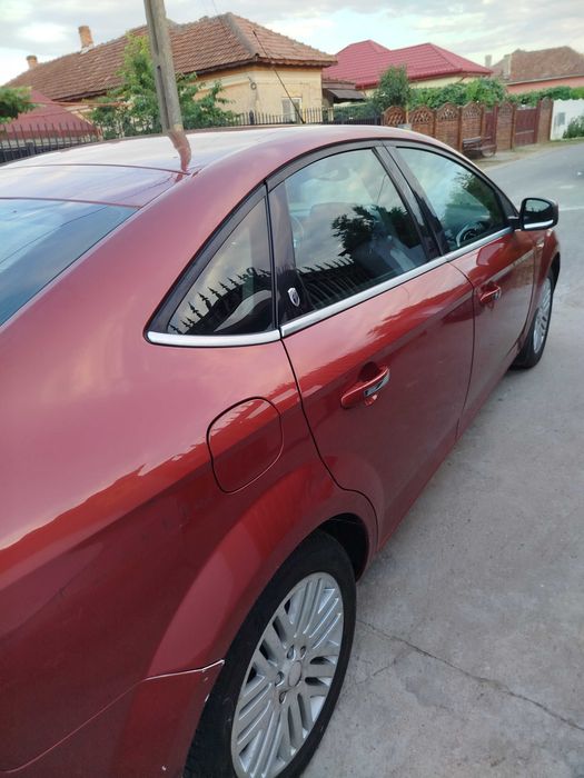 Vând Ford Mondeo ghia