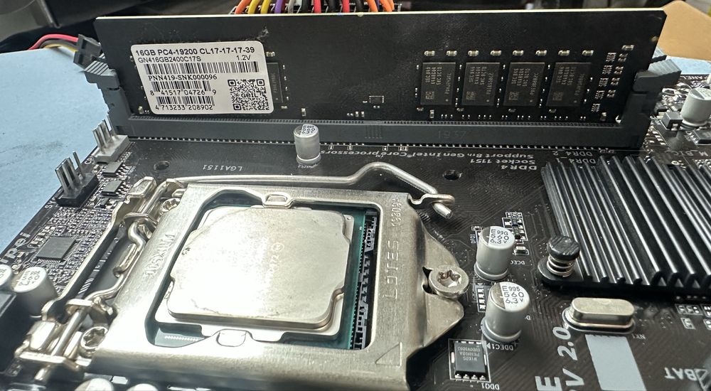 Сист блок Core i5 8400  без диска