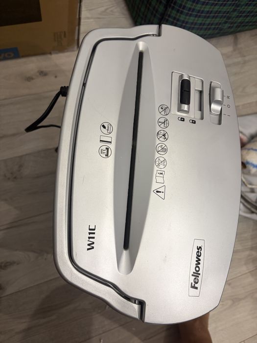 Шреддер Fellowes w11c