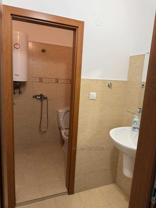 Офис в супер център с битов ток