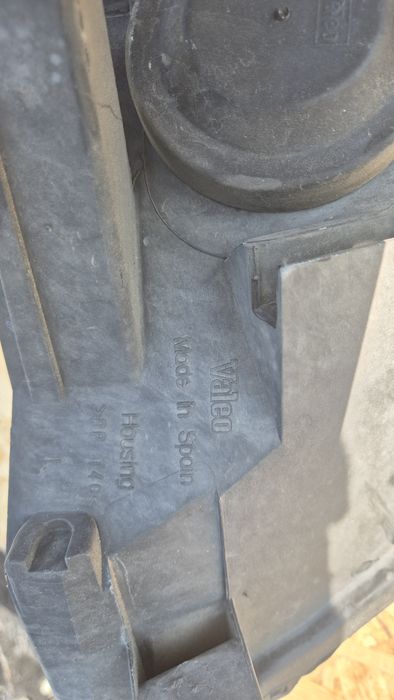 Оригинален Десен  Фар VALEO за Пасат Б6 2005- 2010г