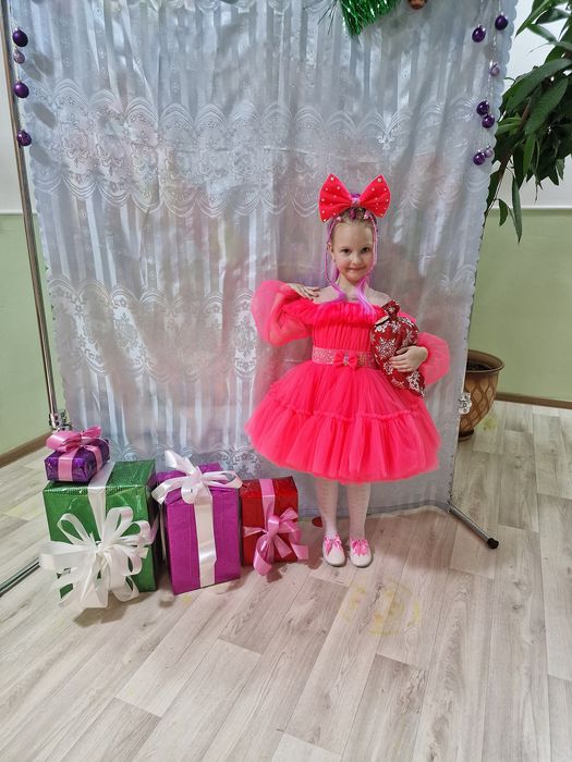 Продам очень шикарное платешко для вашей принцессы.