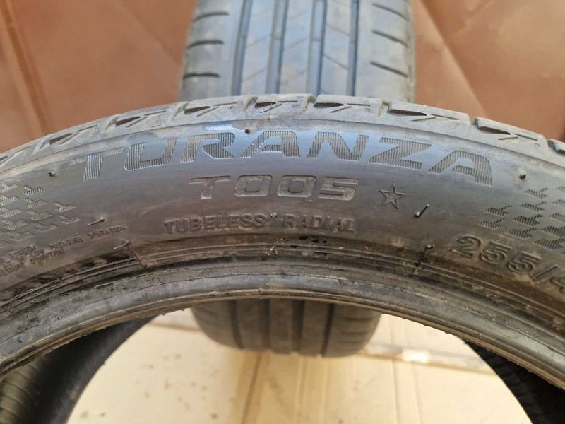 2 Bridgestone R18 255/40
летни гуми
DOT4122