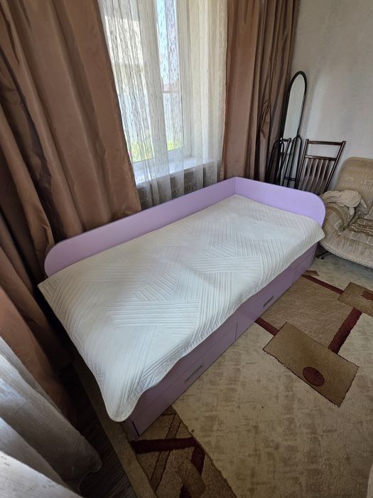 Продам хороший спальный гарнитура