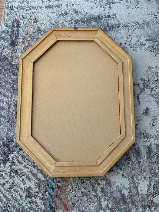 Oglinda de perete octogonala, rama aurie lemn/rasina