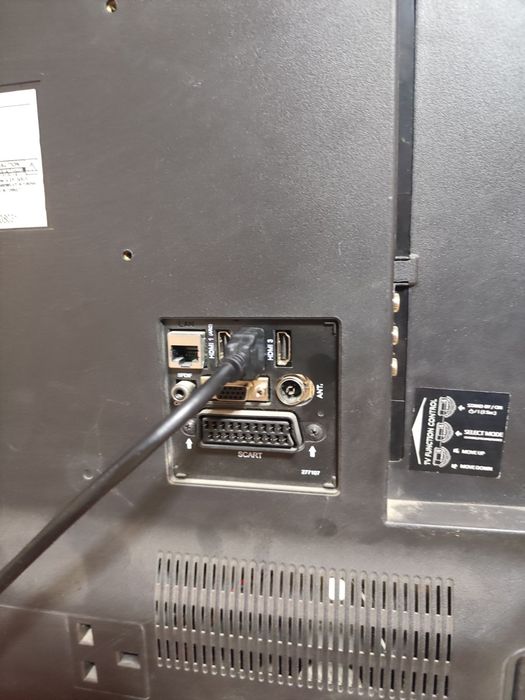 Продавам тв Hitachi