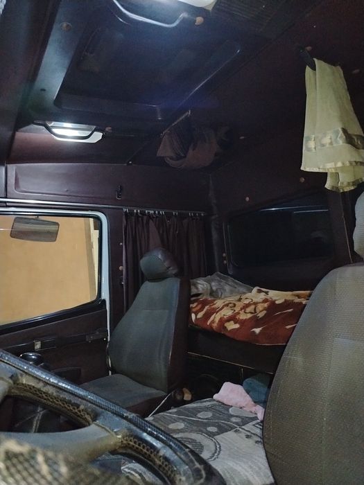 Isuzu Yuk avtomobili Mercedes benz sotiladi 10T lik