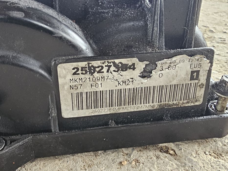 Капак клапани n57d30a 245кс н57 н57д30а клапаните