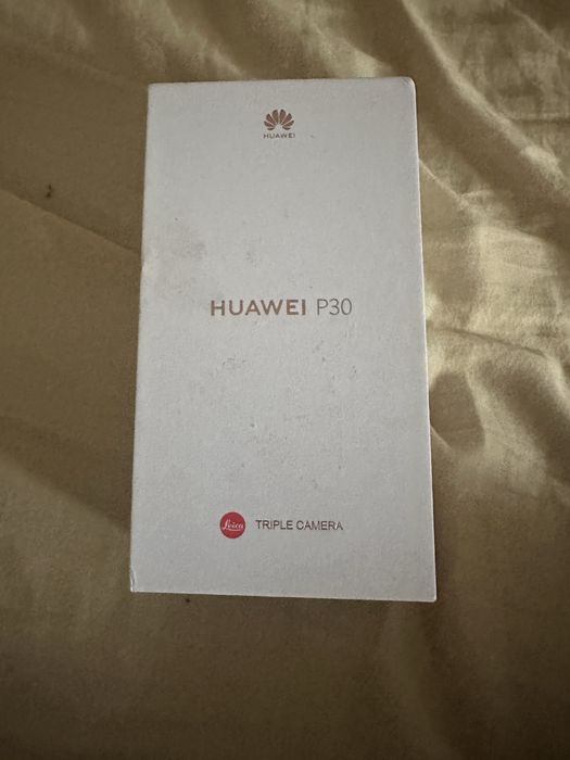 huawei p30 nou la cutie nefolosit insotit de incarcator si casti