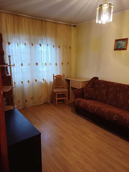 Închiriez garsoniera în Huși, zona Industrială