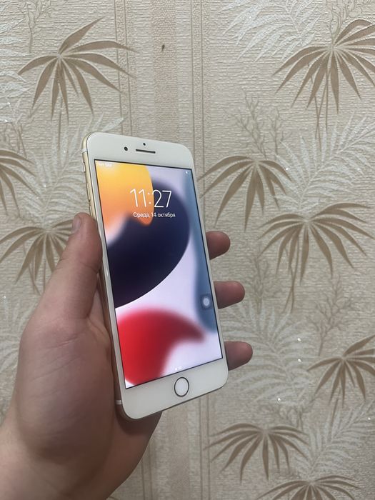 Продается Айфон 7+