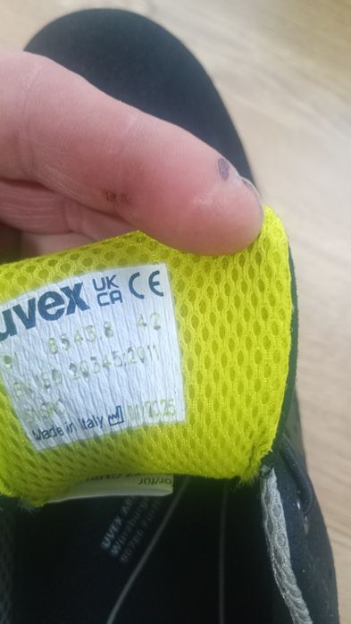 Pantofi cu bombeu Uvex.