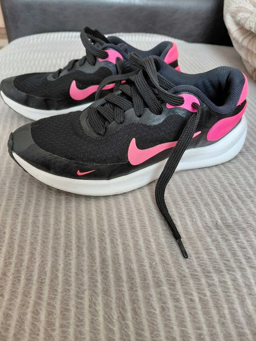 Маратонки за момиче Nike ,36 номер.