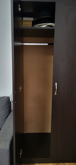 Dulap 2 uși , utilizat câteva luni de la executarea sa la comandă.