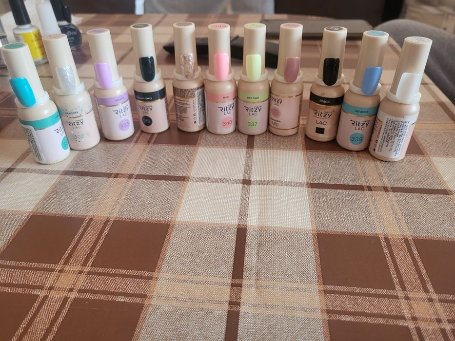 Гел лакови чисто нови 1бр