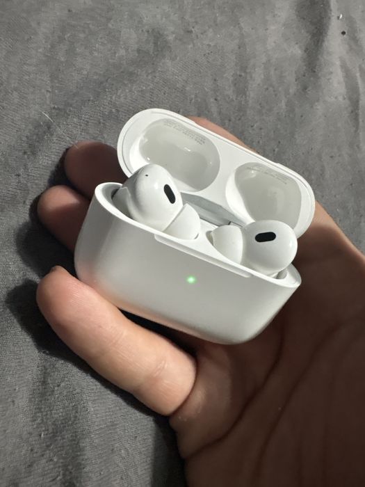 Чисто нови и оригинални airpods