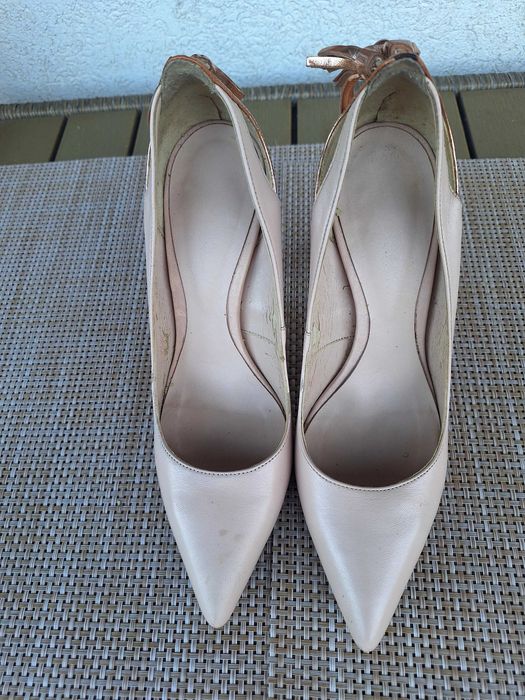 Pantofi dama stileto din piele.