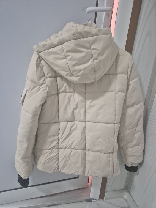 Geaca dama  culoare bej model deosebit