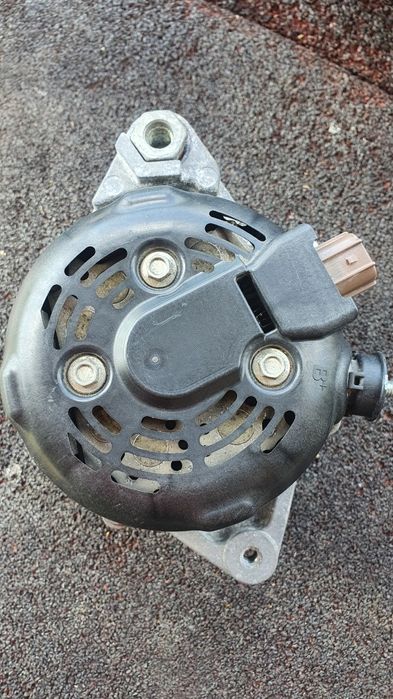 Alternator toyota avensis t27