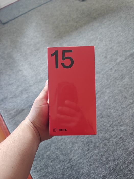 Yangi Oneplus 15  sotiladi