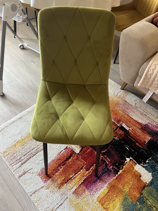 Трапезен стол в зелено