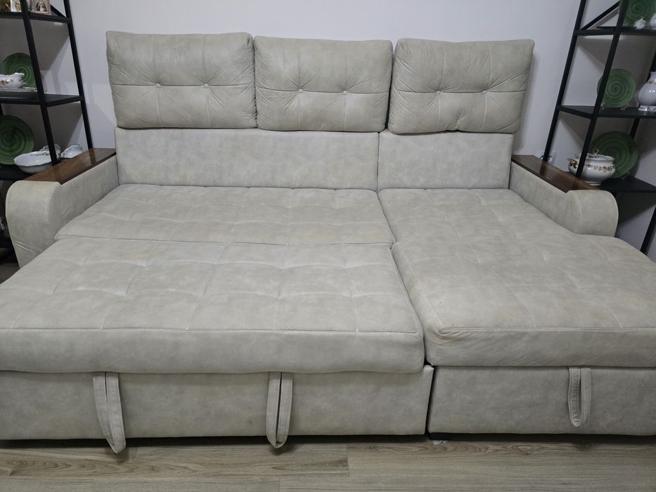 Угловой диван (раскладной) в отличном состоянии