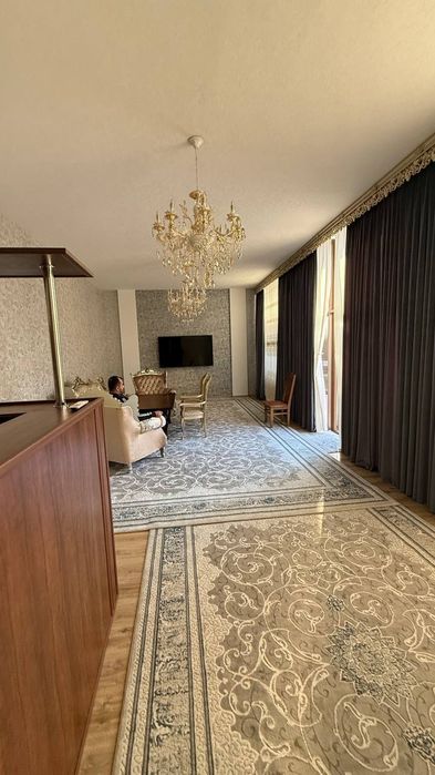 Арендага 7 хоналик Ховли Вокзалда жойлашган.Агентство