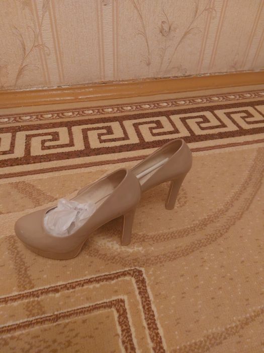 Продам новые туфли