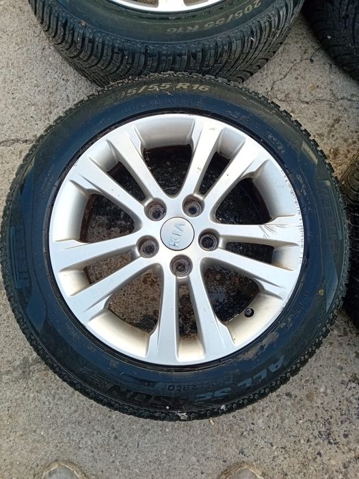 Jante aliaj Kia Cee'd an 2015 205 65 R16 cu cauciucuri de iarnă